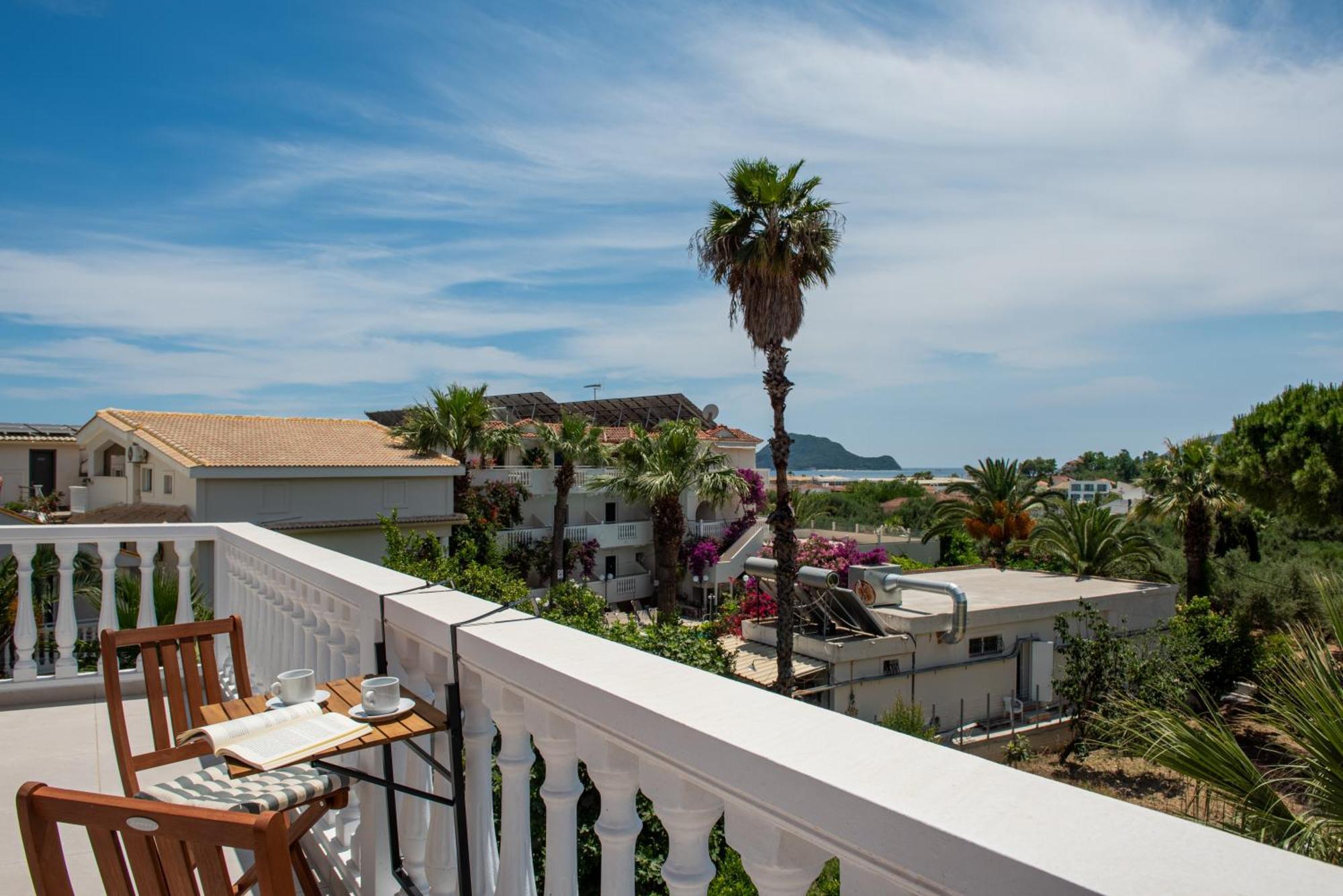 Apartment White Lotus Loft Laganas