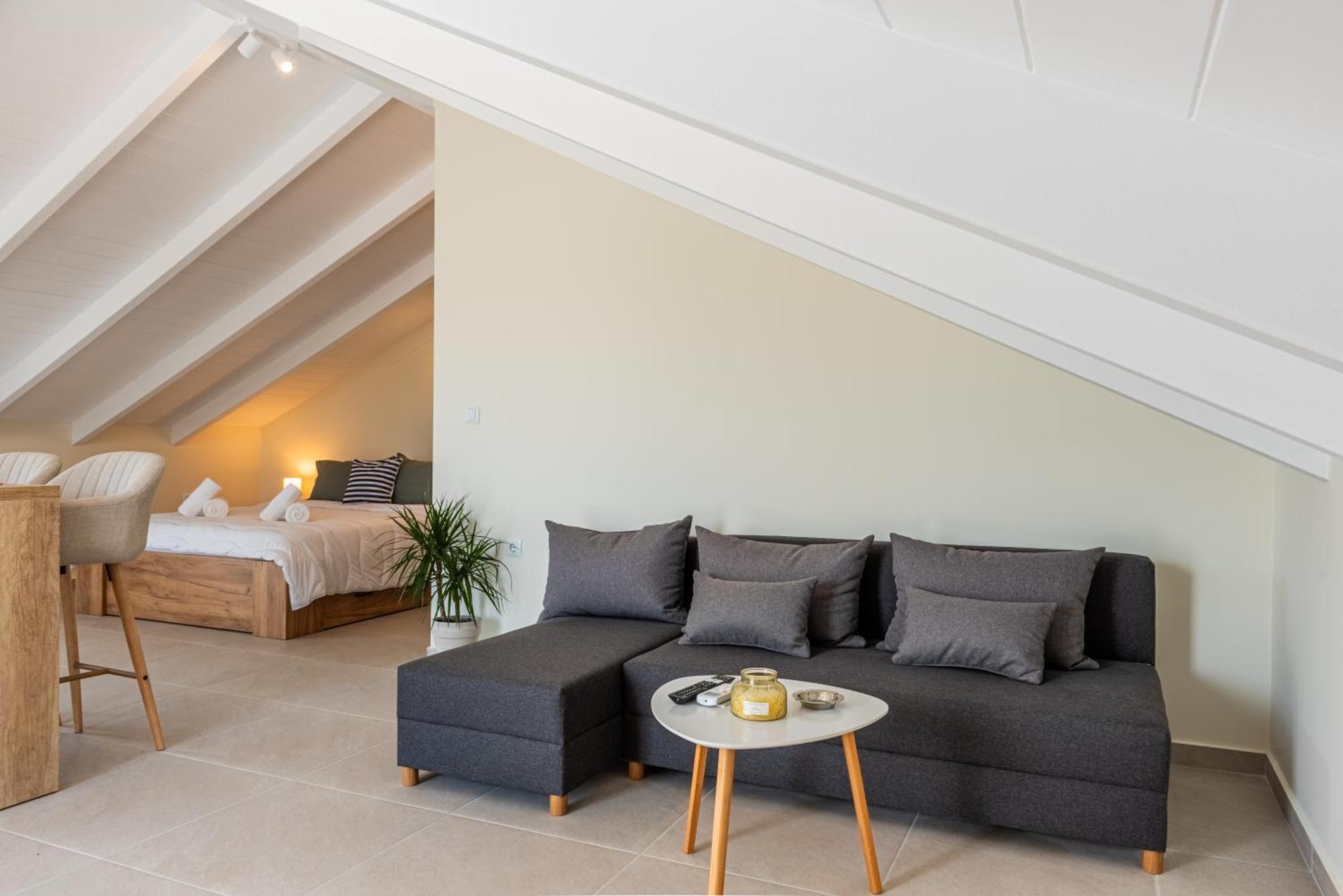 White Lotus Loft Apartment