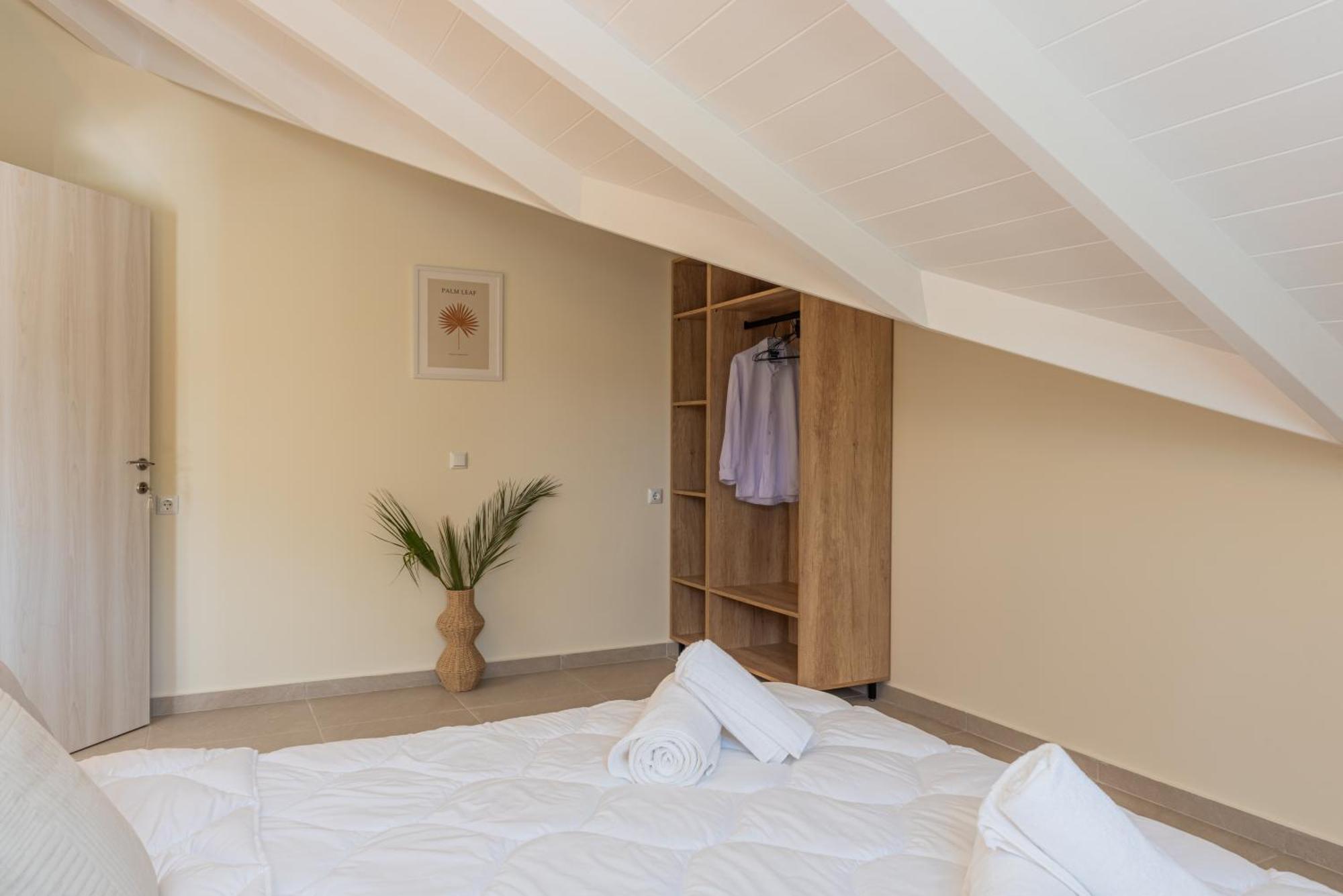 White Lotus Loft Apartment